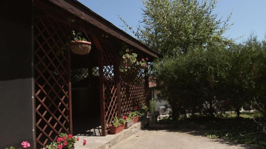 Къща За Гости Алла Bjala Exteriör bild
